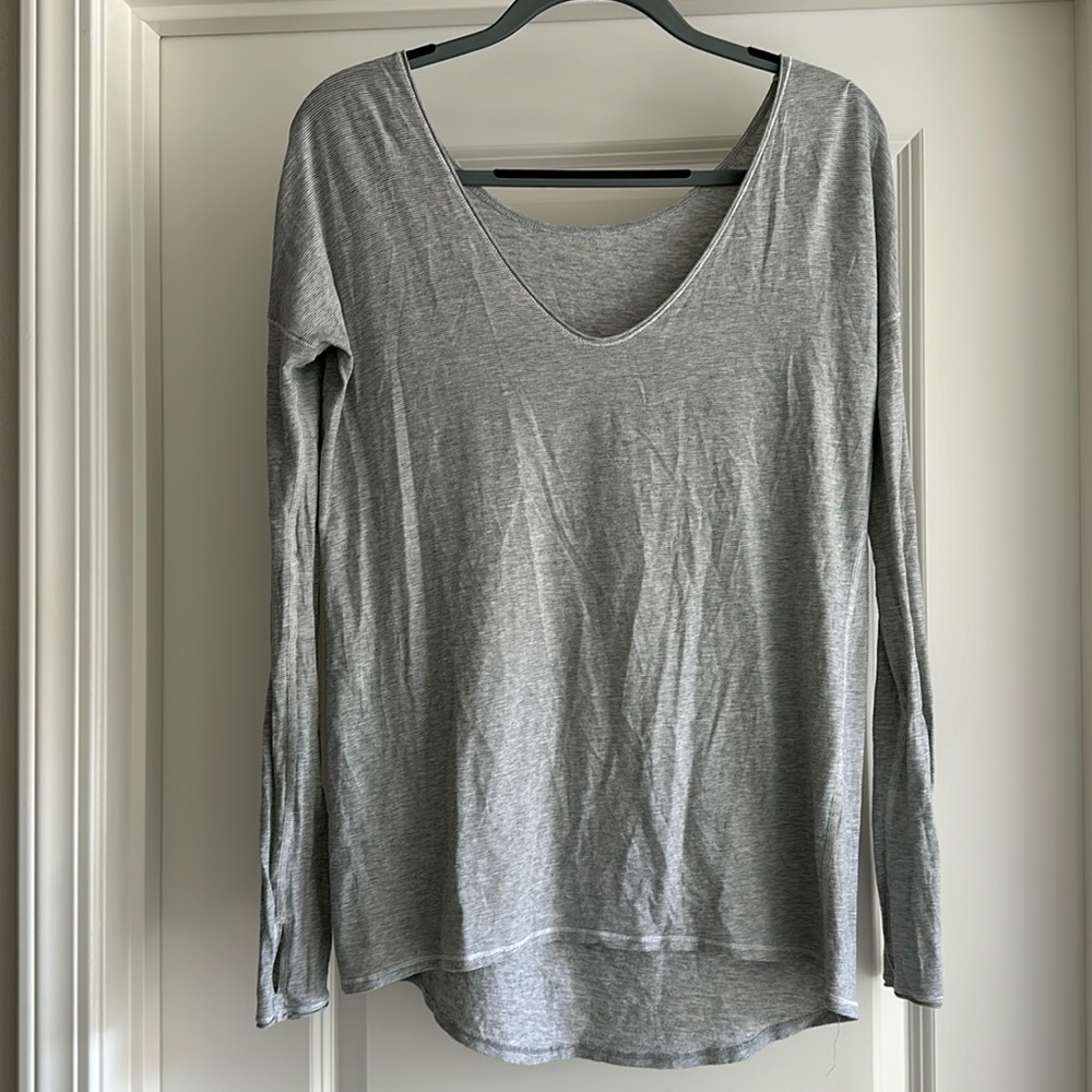 Lululemon grey long sleeved tee.